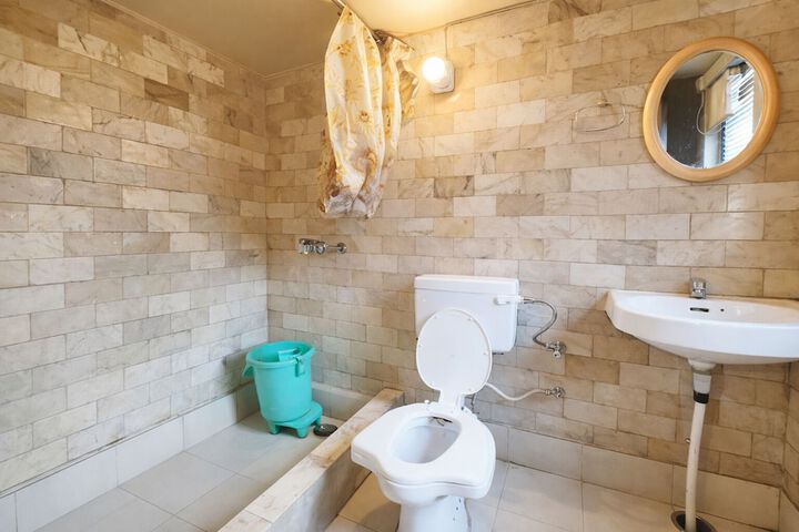 Room 20 of 23