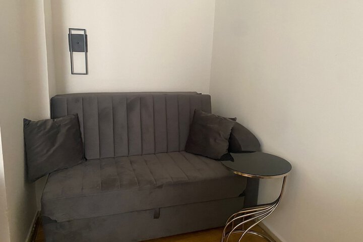 Room 9 of 15