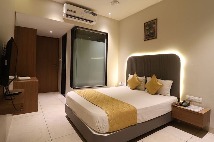 Room 16 of 30