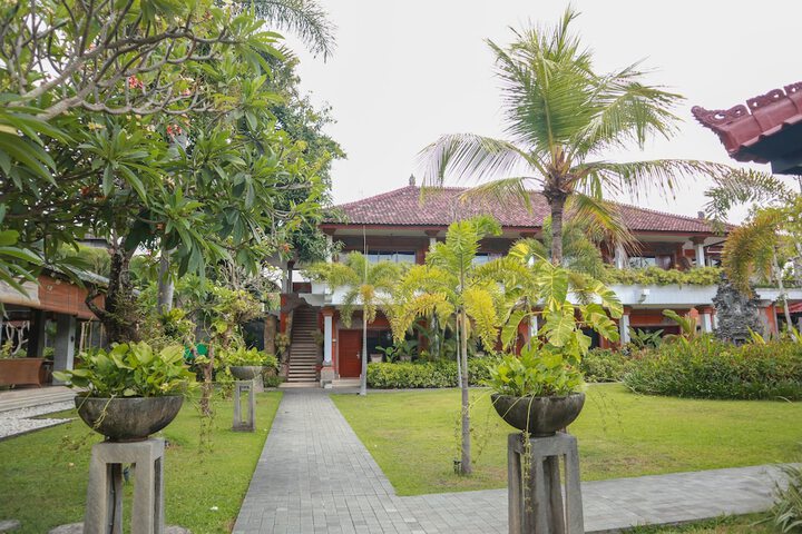 Hotel Exterior 49 of 67