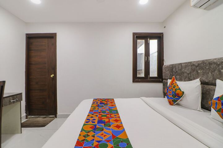 Room 14 of 29