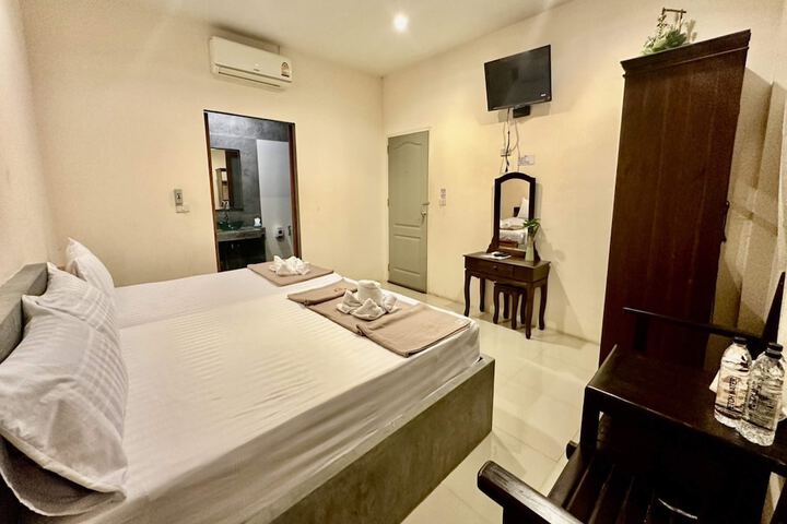 Room 6 of 49
