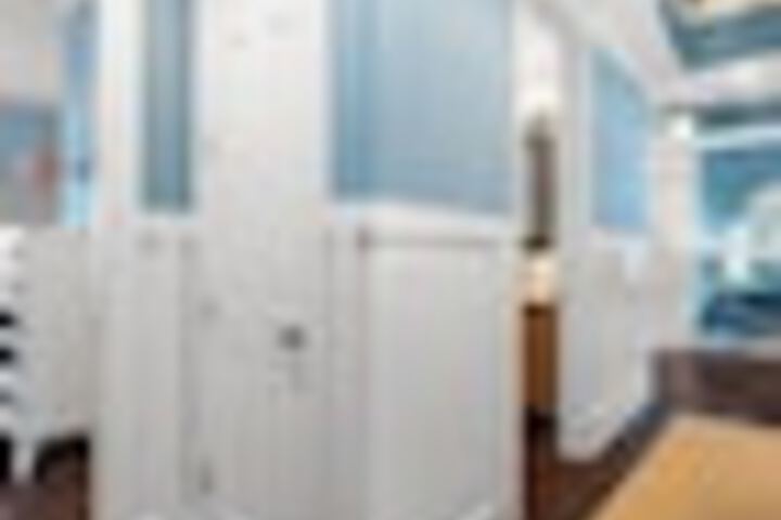 Ballroom/Hall 110 of 162
