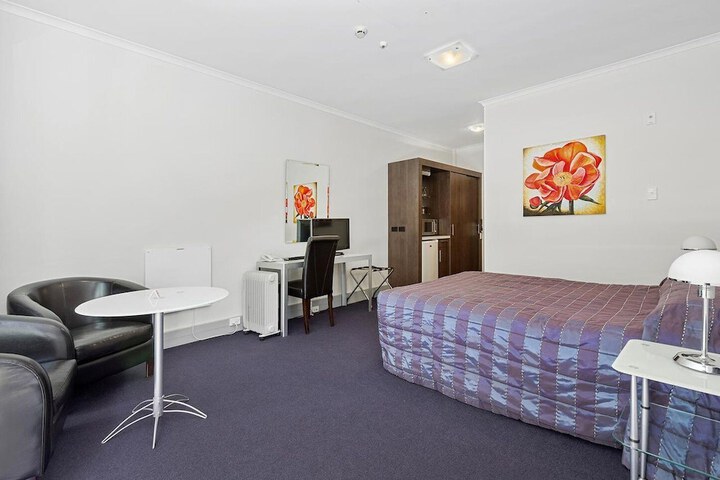 Room 12 of 86