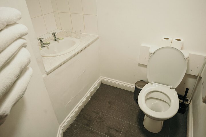 Room 15 of 19