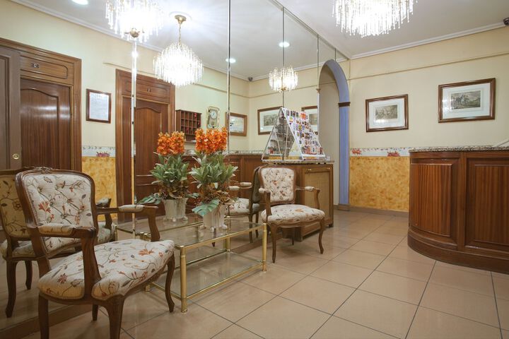 Entrance & Lobby