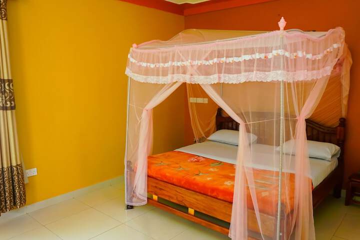Room 2 of 61