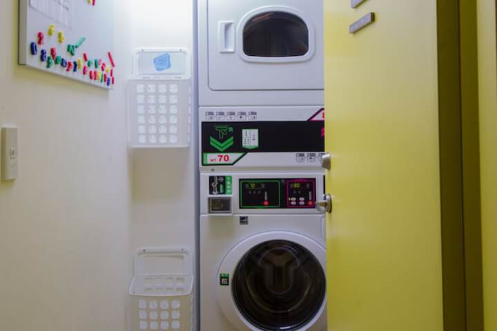 Room 152 of 171