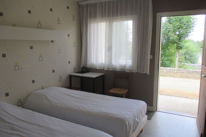 Room 6 of 31