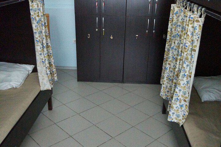Room 13 of 23