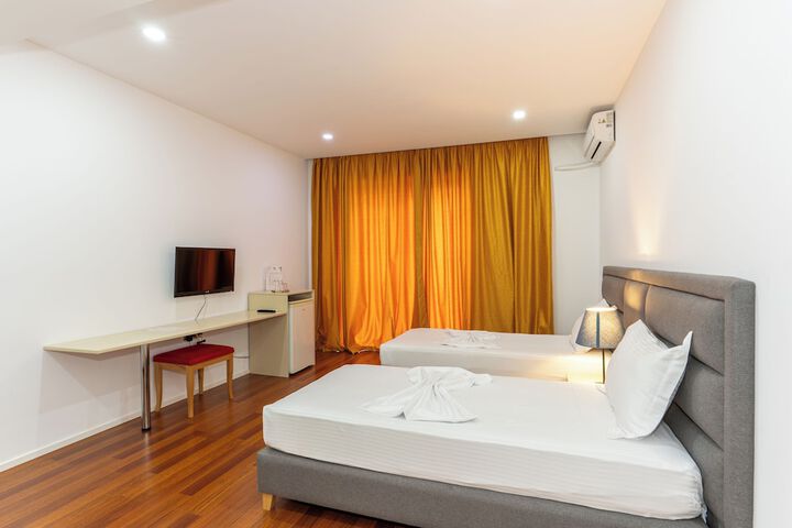 Room 16 of 63