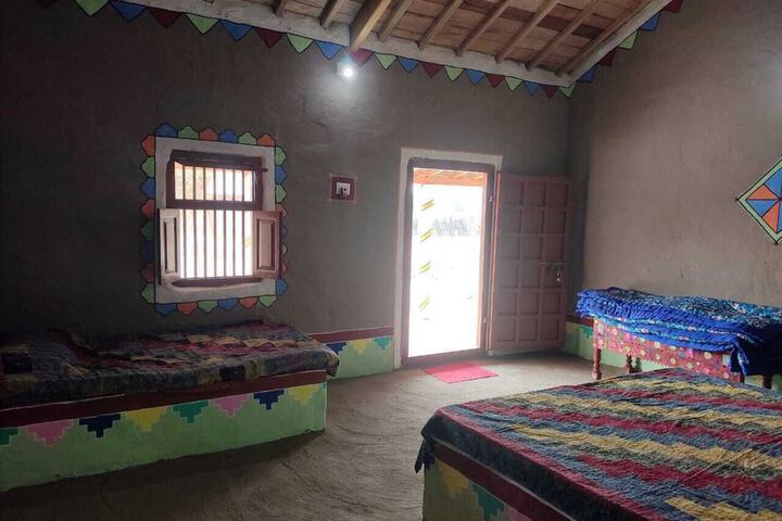 Room 7 of 63