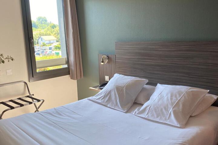 Room 16 of 105
