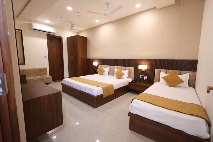 Room 4 of 26