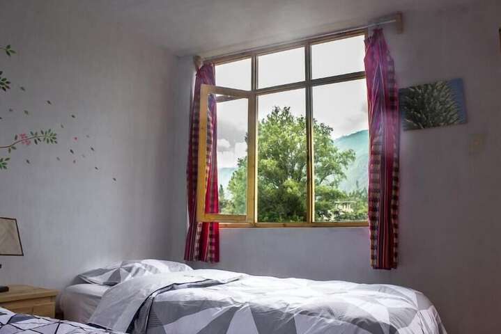 Room 2 of 48