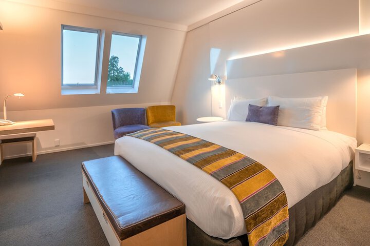 Room 8 of 42