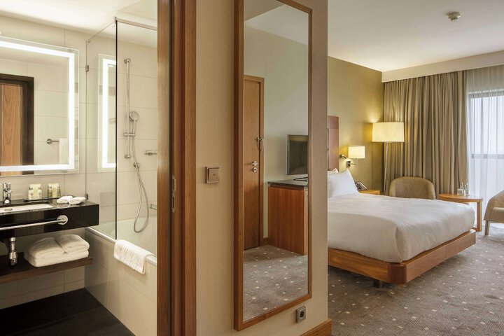 Room 54 of 95