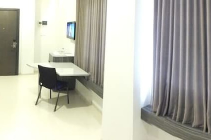 Room 13 of 35