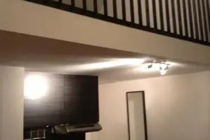 Room 7 of 10
