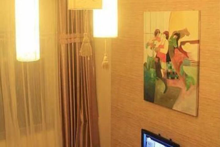 Room 13 of 79