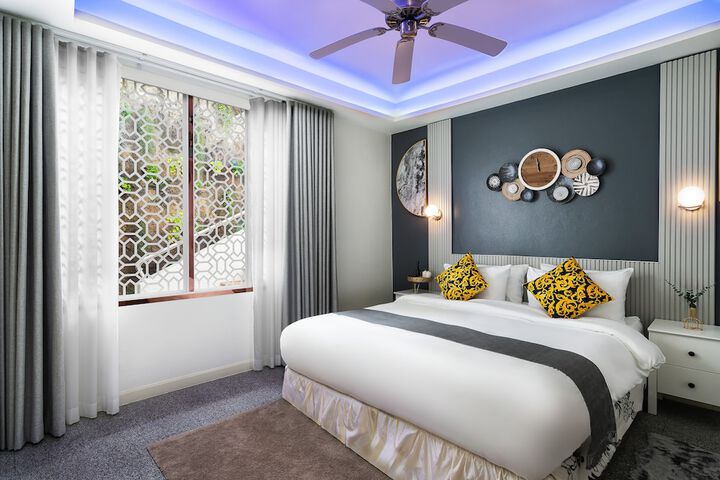 Room 6 of 34