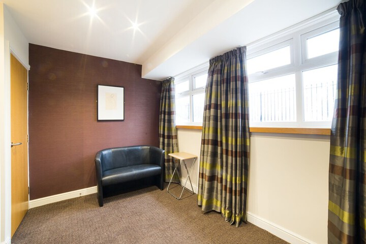 Room 11 of 48