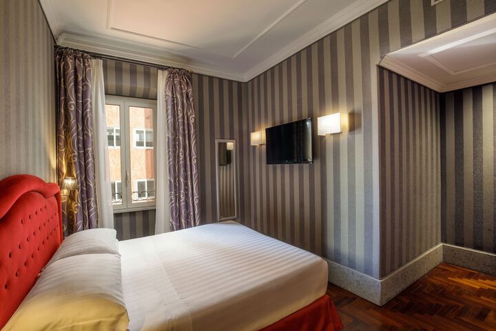 Room 25 of 95