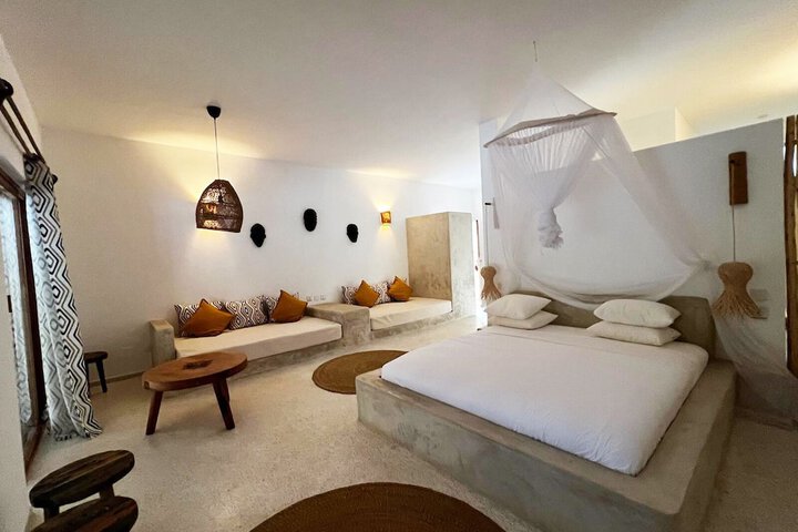 Room 10 of 90