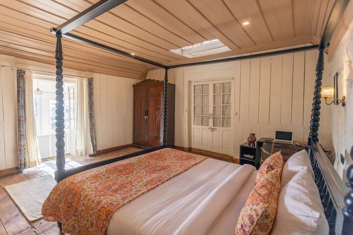 Room 30 of 74