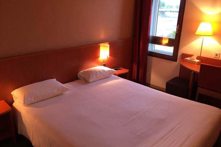 Room 3 of 30