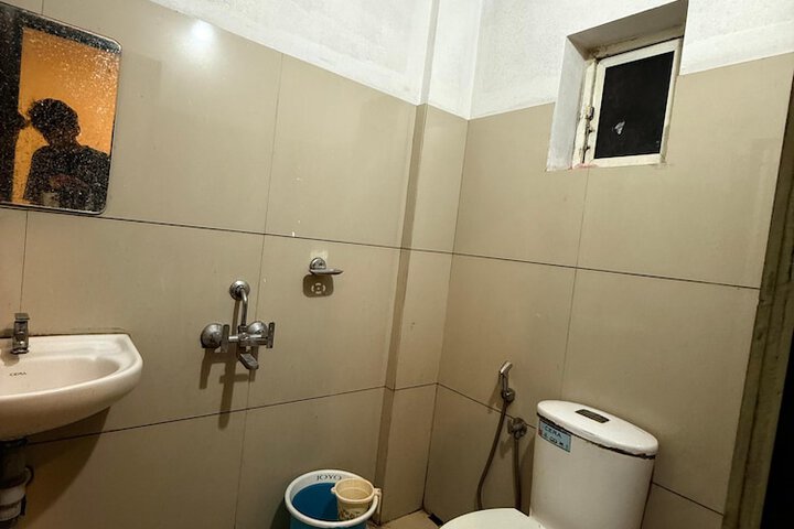 Room 12 of 19