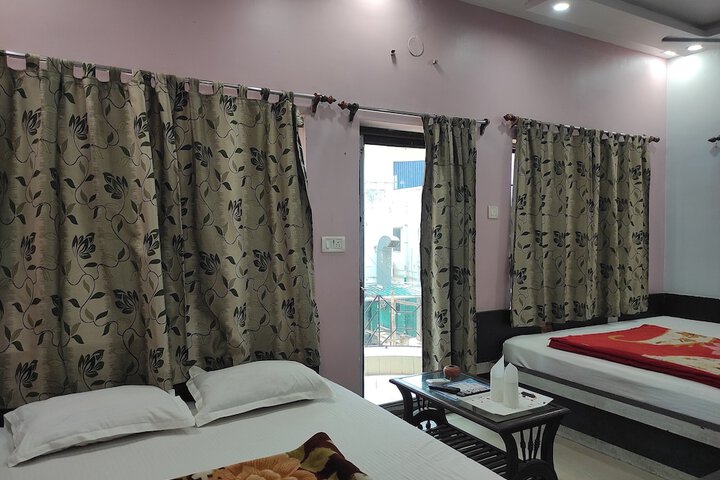 Room 3 of 25