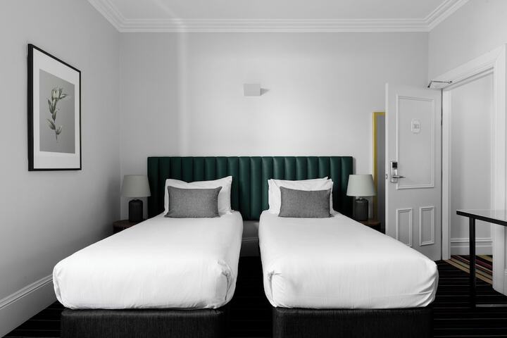 Room 20 of 35