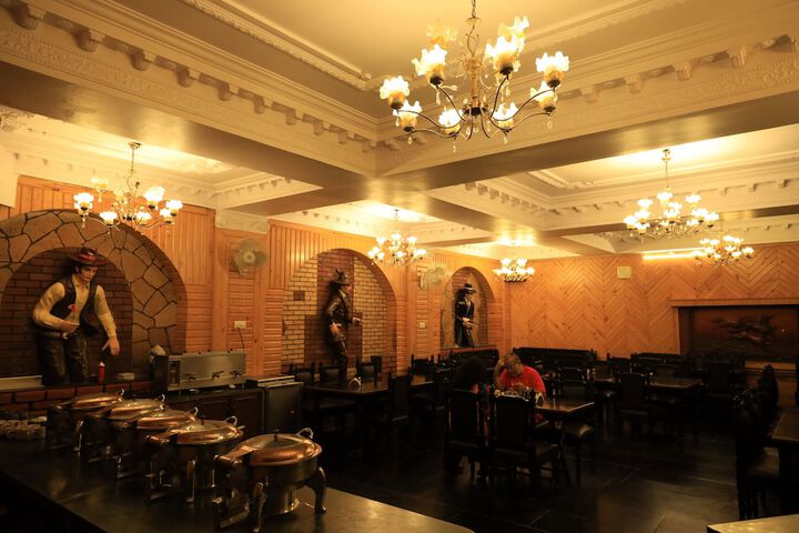 Dining 89 of 125