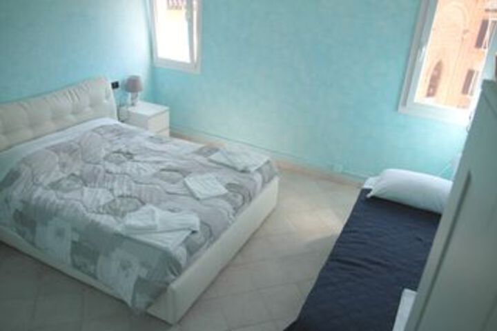 Room 36 of 48