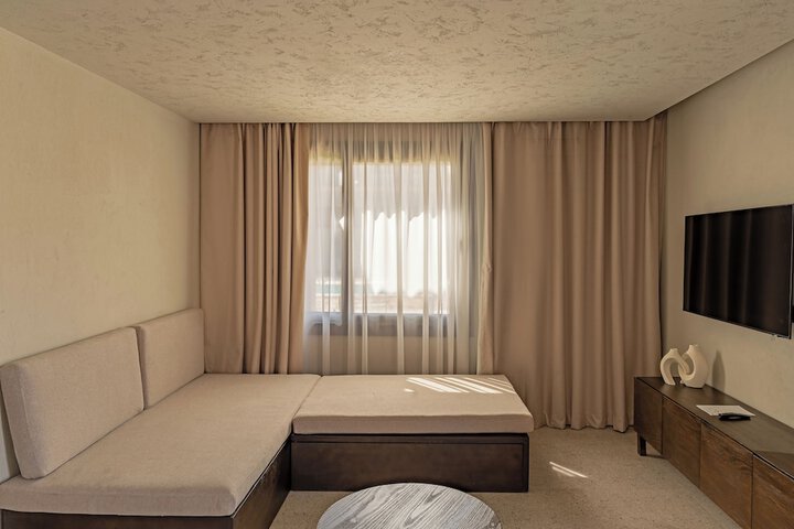 Room 35 of 150