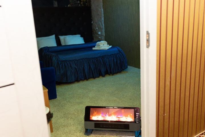Room 10 of 17