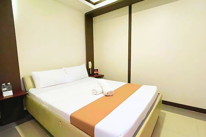 Room 3 of 7