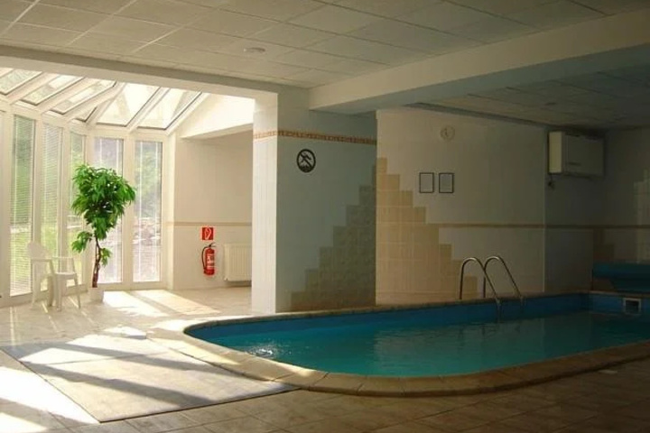 Pool 14 of 21