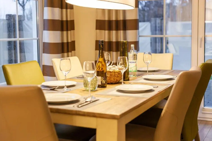 Dining 16 of 16