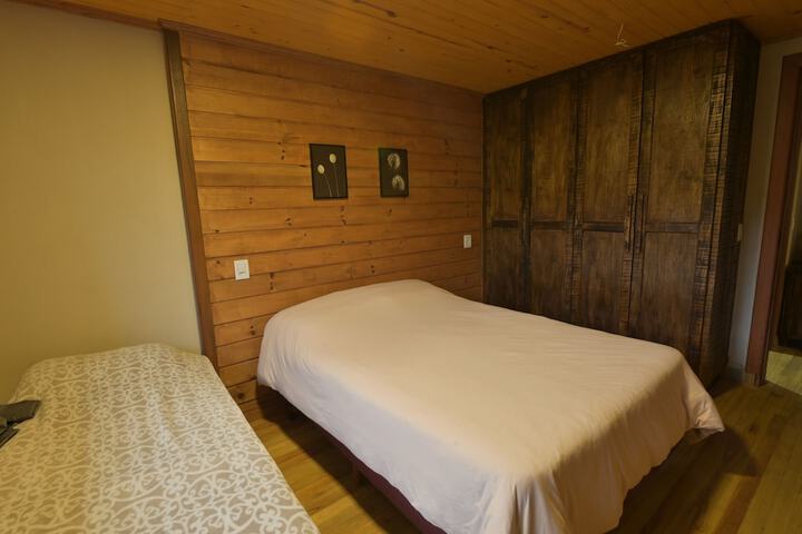 Room 25 of 259