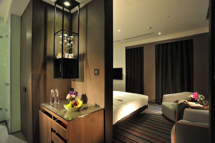 Room 30 of 108
