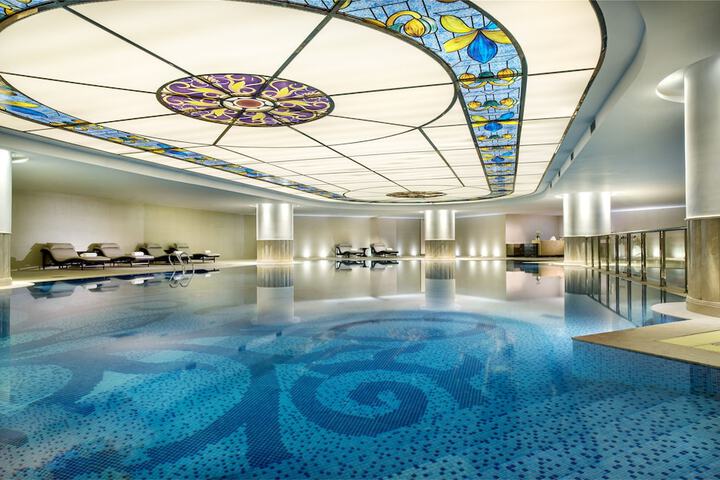 Hotel Pool