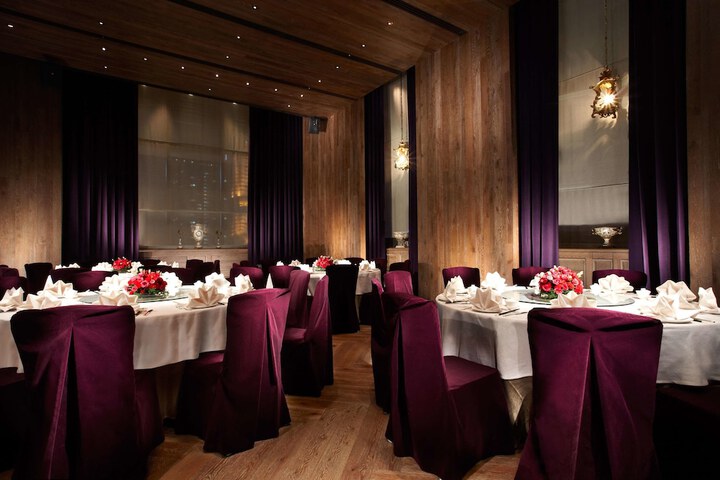 Ballroom/Hall 115 of 133