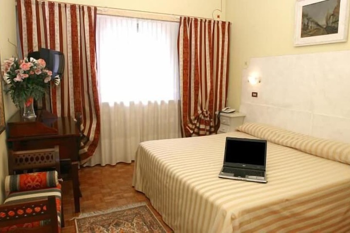 Room 21 of 59