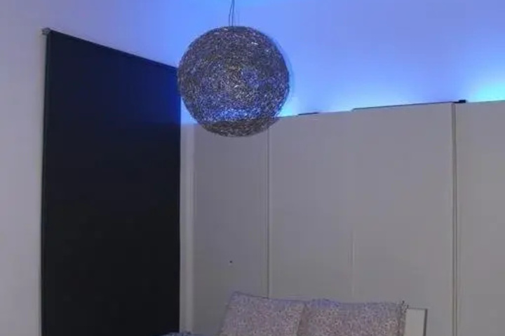 Room 5 of 8