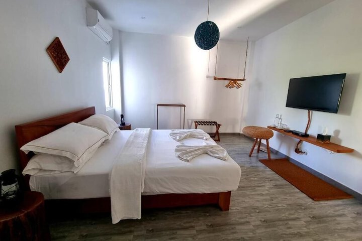 Room 4 of 14