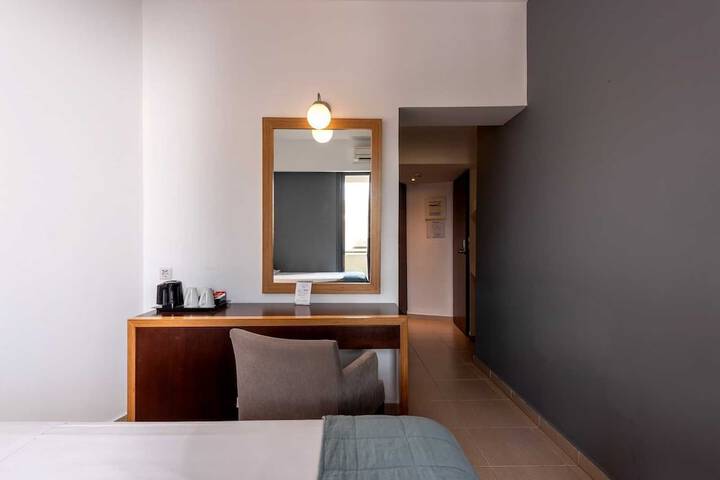 Room 2 of 4