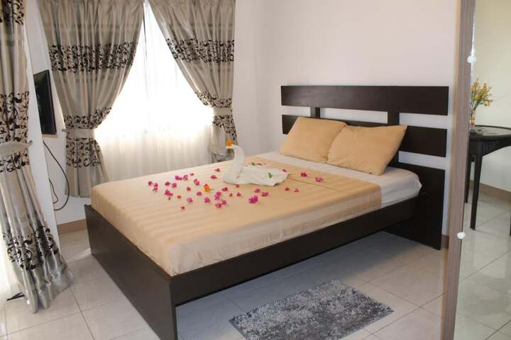 Room 9 of 26