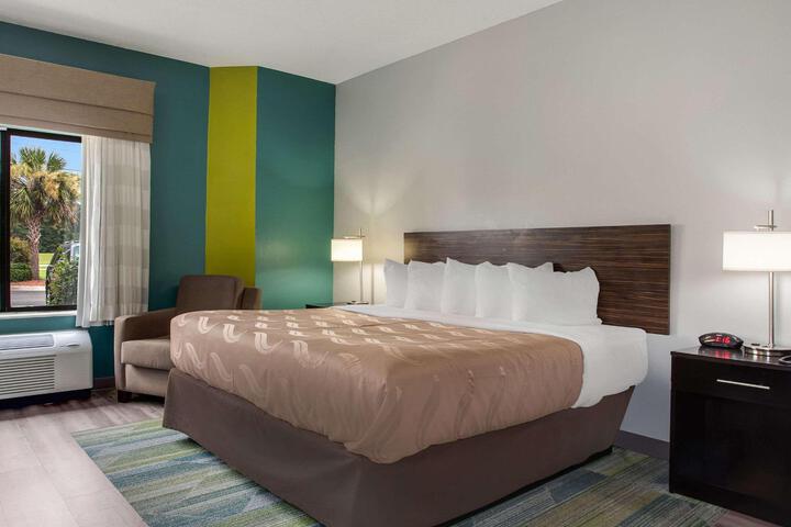 2 Queen Beds (4 of 10)